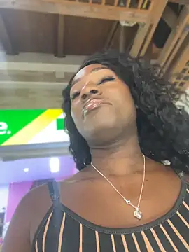 ZarahFerreira online show from May 13, 2026, 11:34 pm