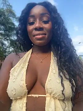 ZarahFerreira online show from April 29, 2026, 10:27 pm
