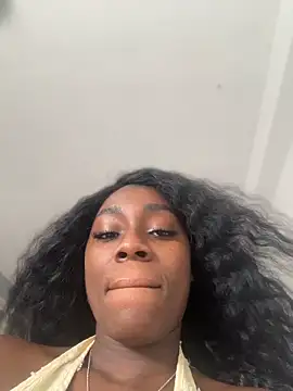 ZarahFerreira online show from May 10, 2026, 5:37 pm