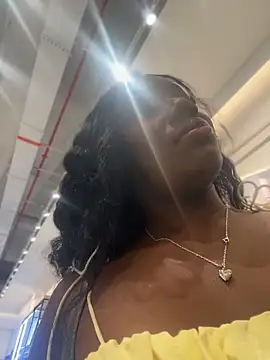ZarahFerreira online show from May 31, 2026, 12:38 am