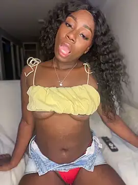 ZarahFerreira online show from May 16, 2026, 1:48 am