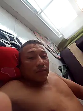 pareja latina2214 online show from February 28, 2026, 7:46 pm