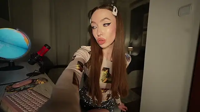 Snapshot of supreme_dominatrix chatting on March 17, 2025, 9:35 pm supreme dominatrix online show from March 17, 2025, 9:35 pm