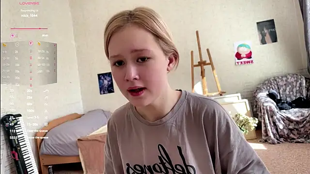 LotusHinata online show from March 16, 2026, 4:09 am