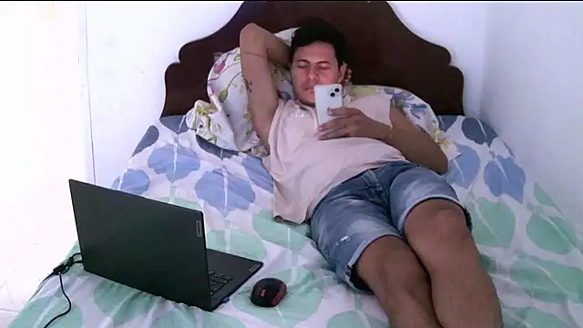 19daniboy online show from May 13, 2026, 4:58 pm