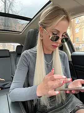 LisaMurr online show from April 6, 2026, 10:38 am