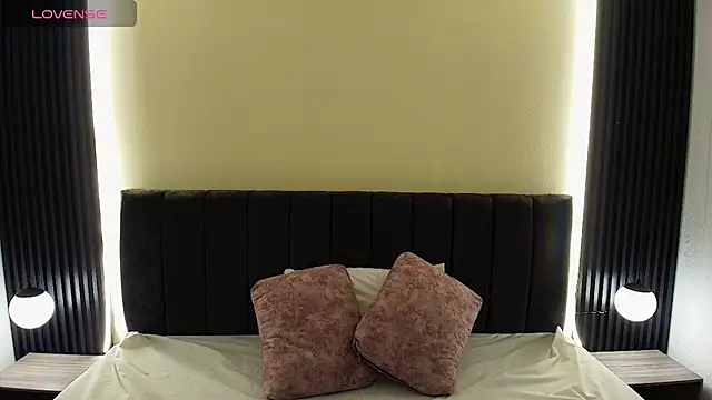 MoriahStorm online show from April 14, 2026, 12:10 pm