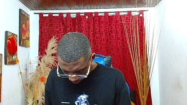 Snapshot of milo018 chatting on February 17, 2026, 8:50 pm milo018 online show from February 17, 2026, 8:50 pm