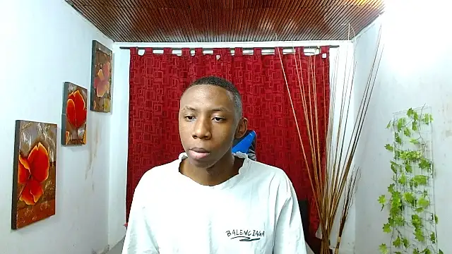 milo018 online show from May 13, 2026, 5:42 pm