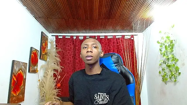 Snapshot of milo018 chatting on March 3, 2026, 7:54 pm milo018 online show from March 3, 2026, 7:54 pm