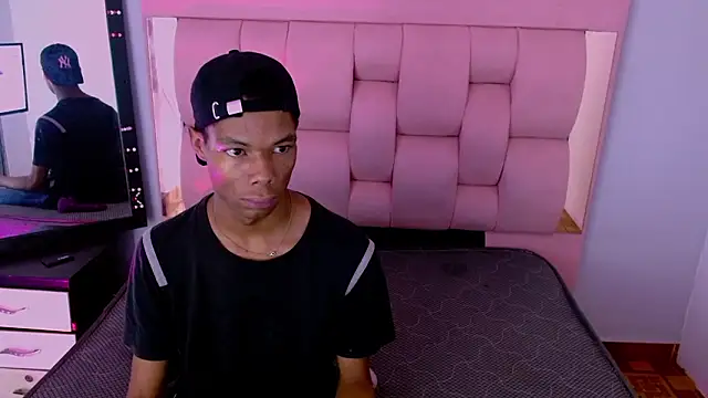 Snapshot of Santiago_Ortiz_ chatting on March 1, 2026, 1:55 pm Santiago Ortiz online show from March 1, 2026, 1:55 pm