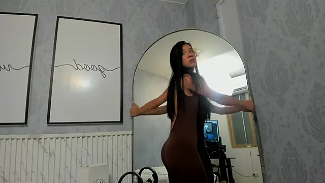 Snapshot of beautydoll18_ chatting on June 15, 2026, 10:15 am beautydoll18 online show from June 15, 2026, 10:15 am