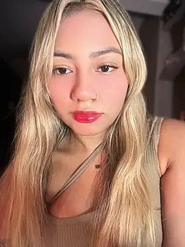 Dulce Sofi  online show from June 4, 2026, 1:10 am