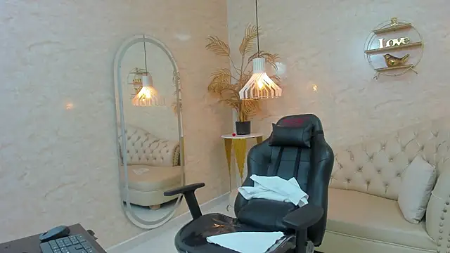 CAAMII SWEETT online show from May 6, 2026, 7:51 pm