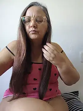 Noemipopi online show from August 3, 2026, 2:23 pm