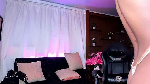 Snapshot of Esmeralda_carrascal chatting on March 1, 2026, 3:45 pm Esmeralda carrascal online show from March 1, 2026, 3:45 pm