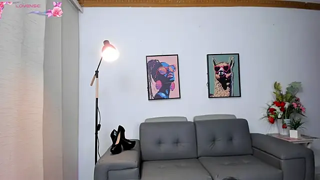 Snapshot of aria-voss chatting on February 23, 2026, 12:28 pm aria-voss online show from February 23, 2026, 12:28 pm