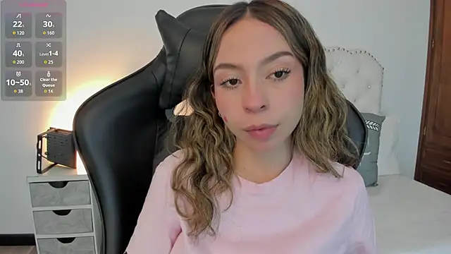 LuuluBerry online show from March 24, 2026, 6:30 pm