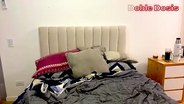 Snapshot of Doble_Dosis chatting on February 21, 2026, 1:29 am Doble Dosis online show from February 21, 2026, 1:29 am