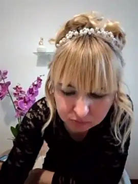 -Nefertiti- online show from March 2, 2026, 4:02 am