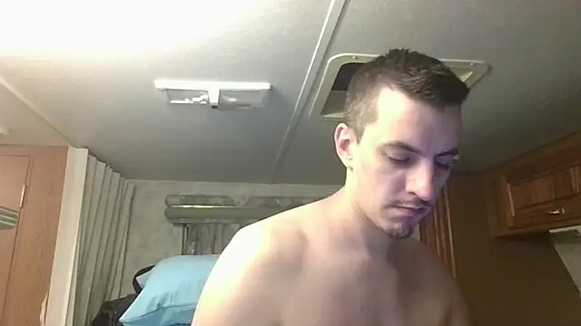 luverrboyy online show from June 18, 2026, 2:32 am