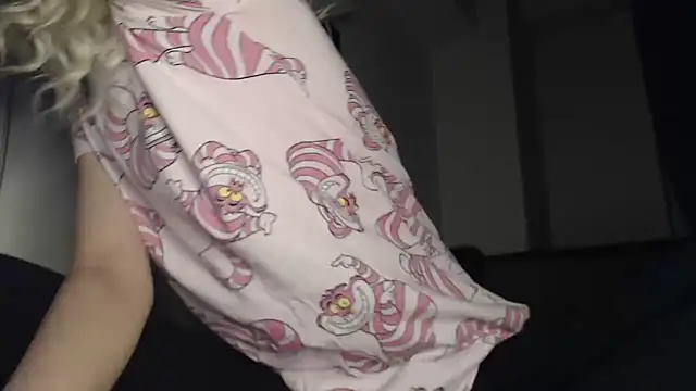 MessyBitch2 online show from February 27, 2026, 9:58 pm