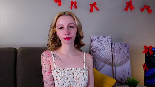 EugeniaEarl online show from February 25, 2026, 12:05 pm