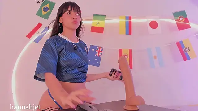 hannah jet online show from July 9, 2026, 7:35 pm