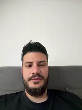 Snapshot of darkciupe chatting on April 9, 2026, 10:43 am darkciupe online show from April 9, 2026, 10:43 am