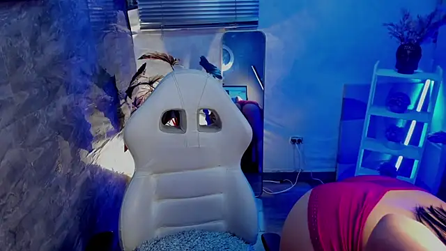 SophyAdams online show from April 4, 2026, 3:35 am