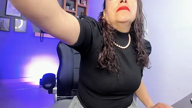 Ivonne 4 online show from July 8, 2026, 1:23 pm