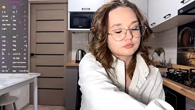 AinaSmith online show from April 3, 2026, 10:11 am