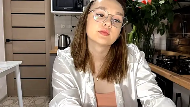 AinaSmith online show from March 10, 2026, 12:31 pm