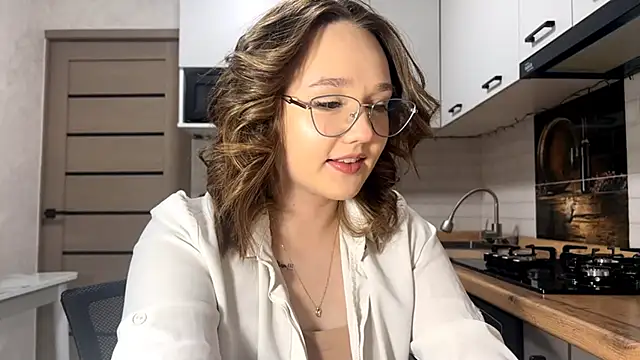 AinaSmith online show from March 6, 2026, 10:10 am