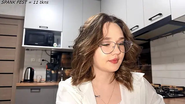 AinaSmith online show from March 18, 2026, 1:35 pm