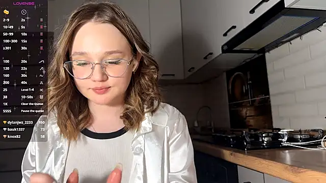 AinaSmith online show from March 31, 2026, 10:06 am