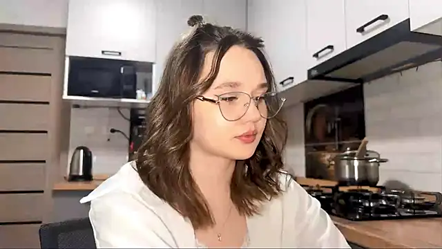 AinaSmith online show from March 17, 2026, 1:25 pm