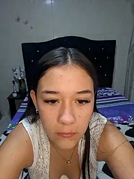 AlessiaKnox online show from April 15, 2026, 2:10 pm