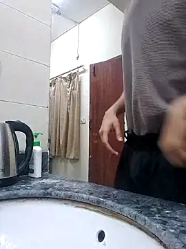 peanutbutteater online show from February 23, 2026, 4:14 am