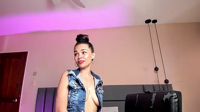 KatrionaNyx online show from April 27, 2026, 7:56 pm