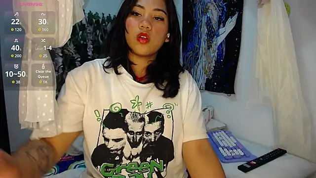 hairylatiingoddess online show from April 18, 2026, 5:10 am