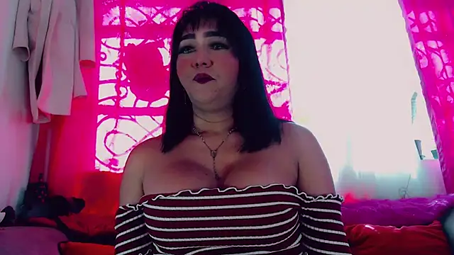 Snapshot of DeboraGill chatting on May 25, 2026, 8:29 pm DeboraGill online show from May 25, 2026, 8:29 pm