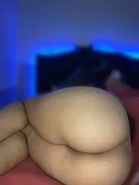 Paulha  miller online show from April 21, 2026, 1:42 am