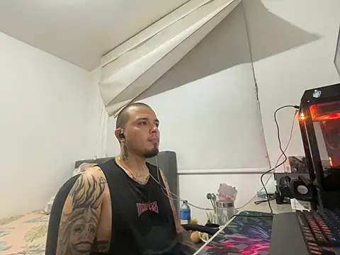 Snapshot of Maximo_Garcia17 chatting on March 17, 2026, 2:03 am Maximo Garcia17 online show from March 17, 2026, 2:03 am