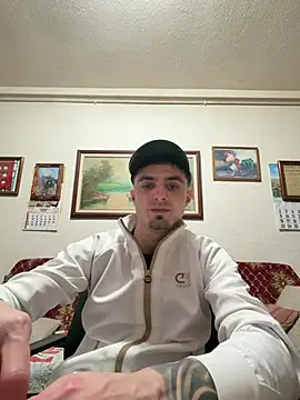 Snapshot of Carles1510 chatting on February 25, 2026, 5:24 pm Carles1510 online show from February 25, 2026, 5:24 pm