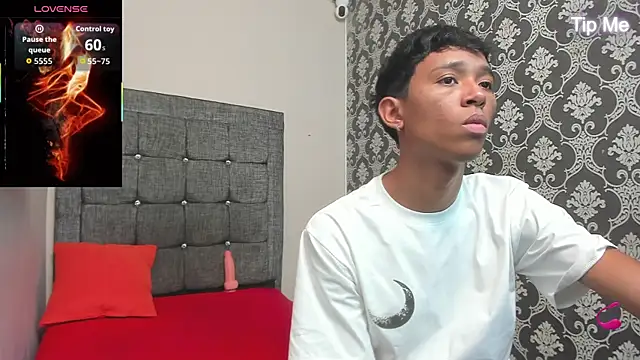 Little Twink19x online show from April 2, 2026, 7:31 pm