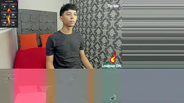 Little Twink19x online show from June 10, 2026, 7:48 pm