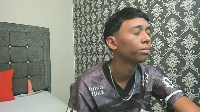 Little Twink19x online show from March 12, 2026, 7:18 pm