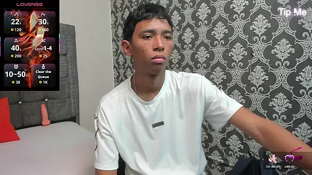 Little Twink19x online show from March 30, 2026, 7:15 pm