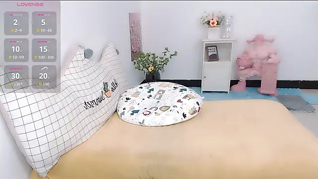 Luckmia333 online show from April 3, 2026, 1:56 am